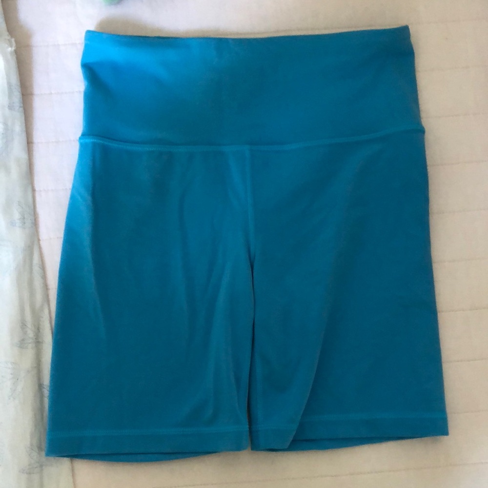 Athleta 7” bike shorts size small.